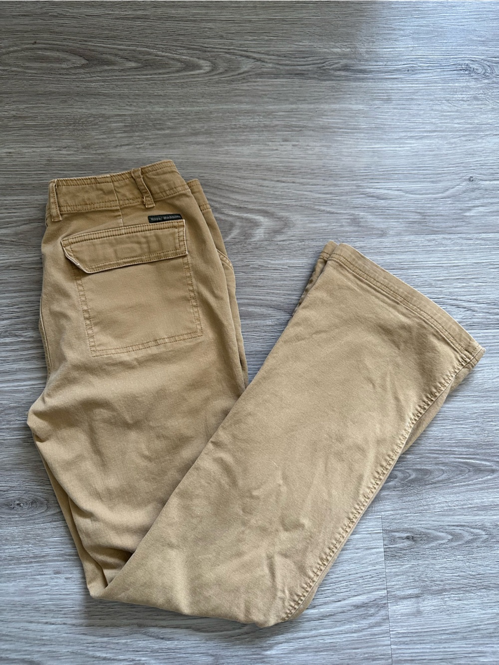 Vintage Royal Robbins Women’s Corduroy Cargo Pants in Tan Bootcut Flare Size 8